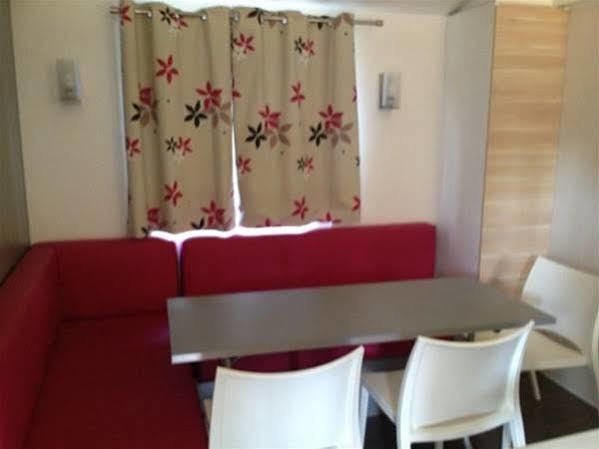 Camping Neptuno Hotell Pals Exteriör bild